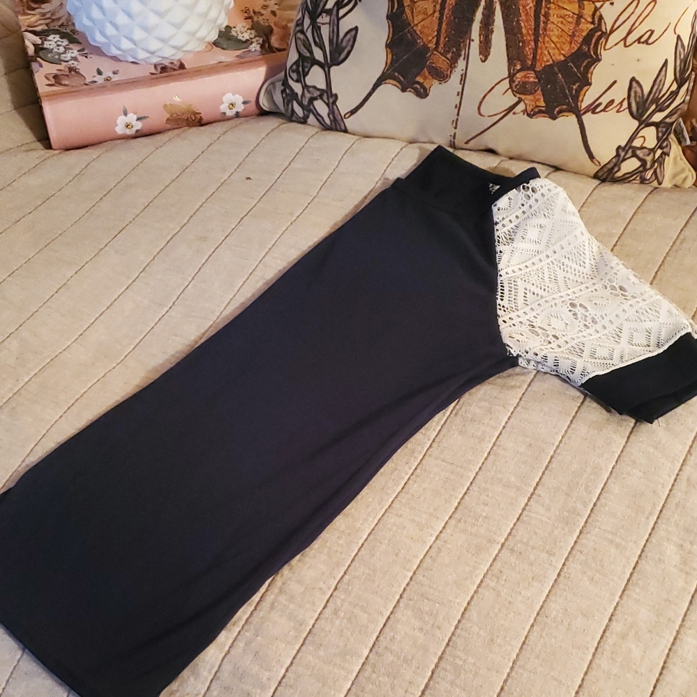 Navy blue shirt with lace sleeves🎀 - Picture 5 of 5